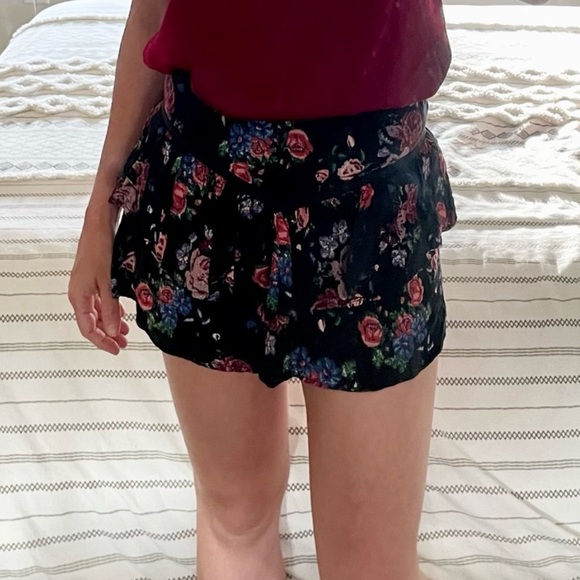 Pull&Bear Floral Ruffle Mini Skort - Picture 5 of 9
